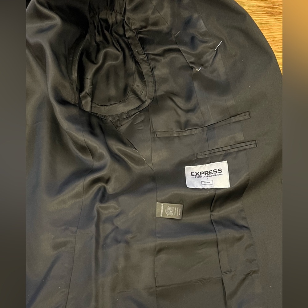 Express Photographer Fitted  2 Piece Suit Pants Jacket, pocket square.Never worn - Picture 15 of 15